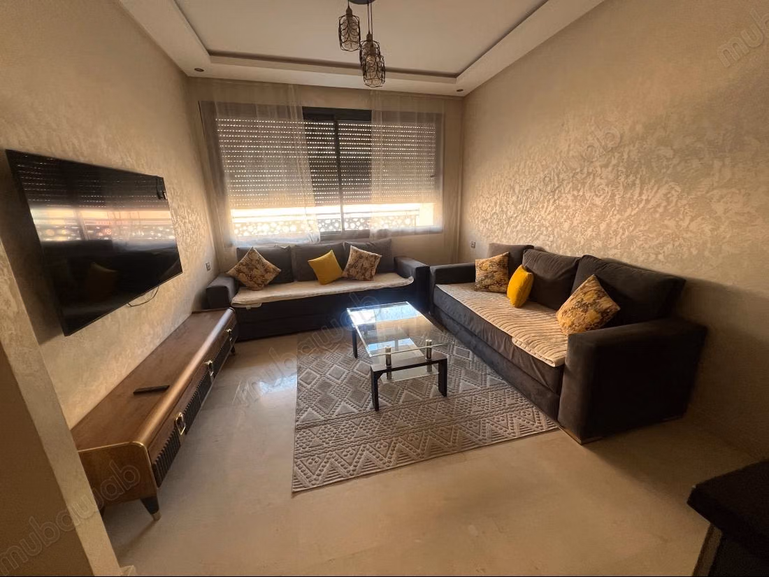 Spacious furnished apartment location