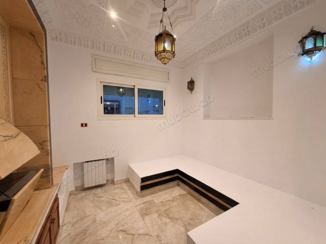 IN AFFITTO Villa a schiera per uso professionale MENZAH 1
