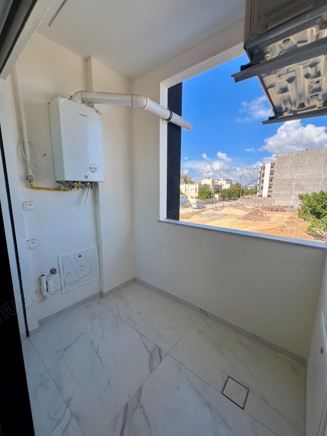 للايجار S1 جديد الحدائق قرطاج 1600 دينار