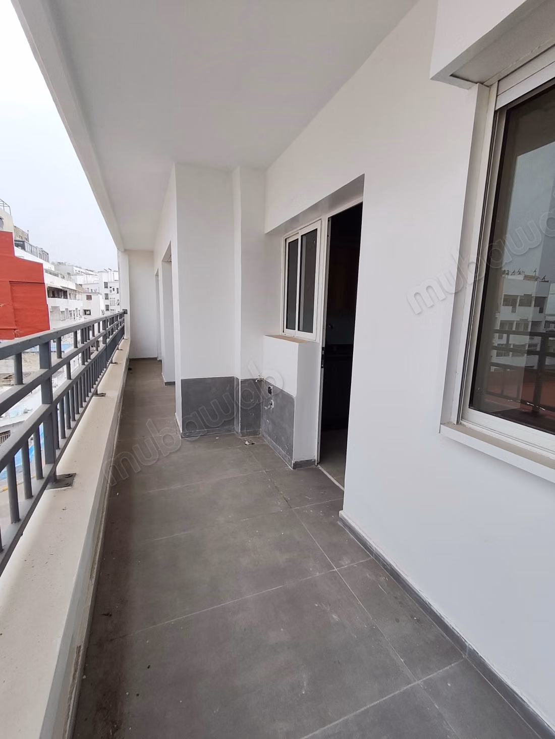 Louez cet appartement à Bourgogne Est. 
2 chambres. 
Avec garage et ascenseur