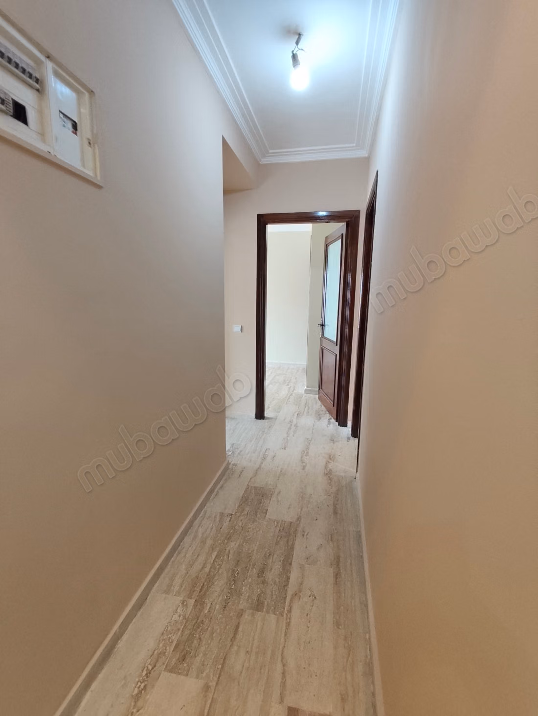 Louez cet appartement à Bourgogne Est. 
2 chambres. 
Avec garage et ascenseur