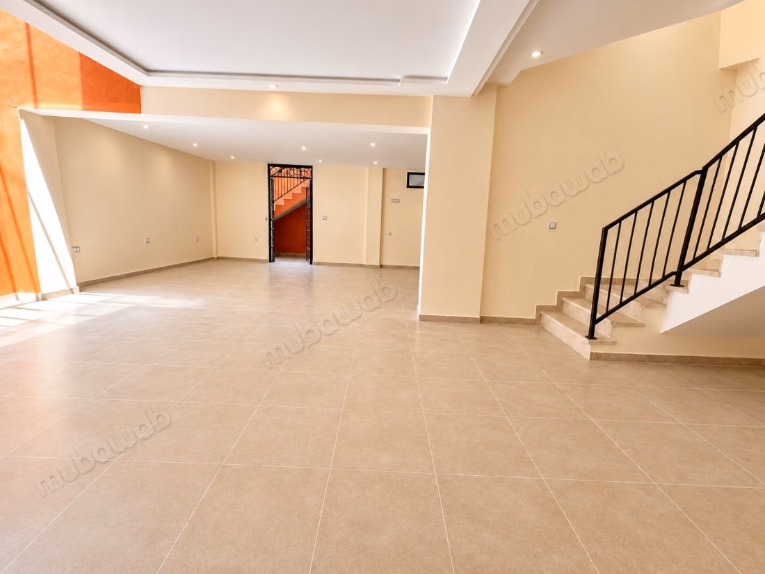 Contemporary Villa, Targa
