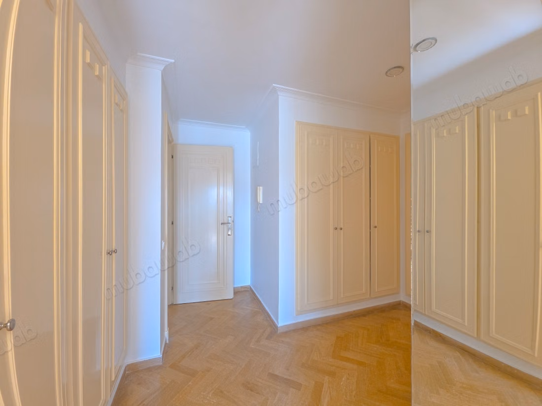 Appartement Duplex d’Exception – Dernier Étage