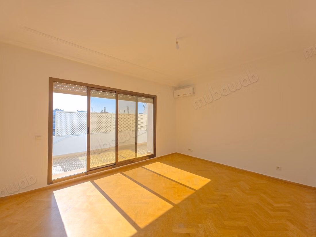 Appartement Duplex d’Exception – Dernier Étage