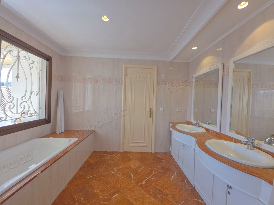 Appartement Duplex d’Exception – Dernier Étage