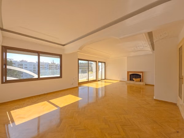 Appartement Duplex d’Exception – Dernier Étage
