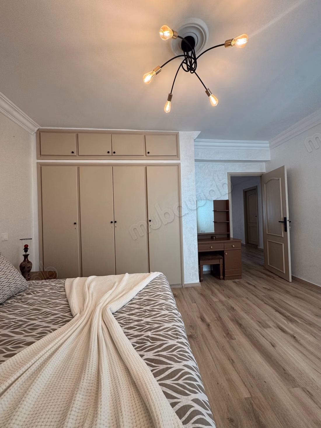 Appartement te huur 3 slaapkamers met terras