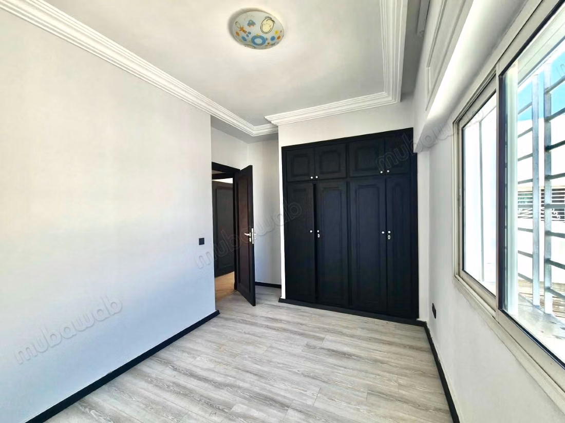 Apartamento Vacío con Terraza Palmier