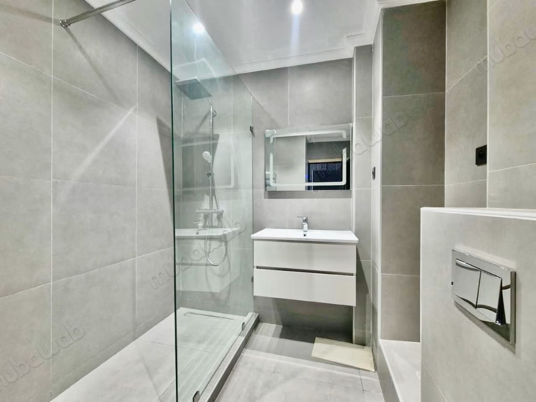 Apartamento Vacío con Terraza Palmier