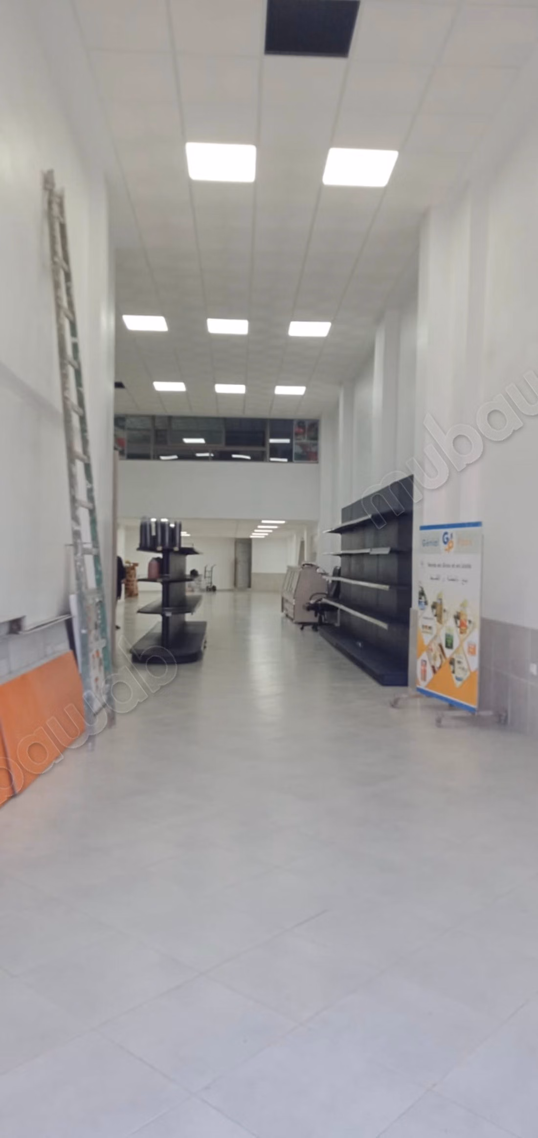 Local commercial 280 m² à louer – Aïn Sebaâ 
donnant sur Bd Chefchaouni