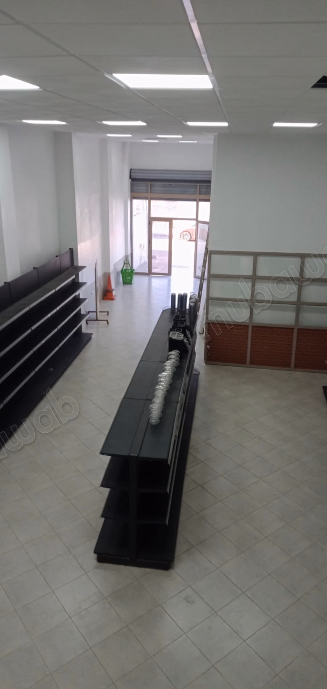 Local commercial 280 m² à louer – Aïn Sebaâ 
donnant sur Bd Chefchaouni