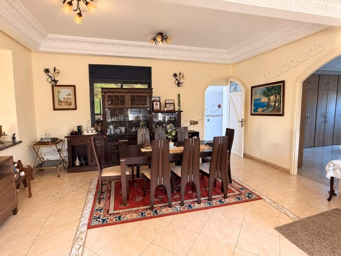 Rare titled villa 482 m2 feet in the water