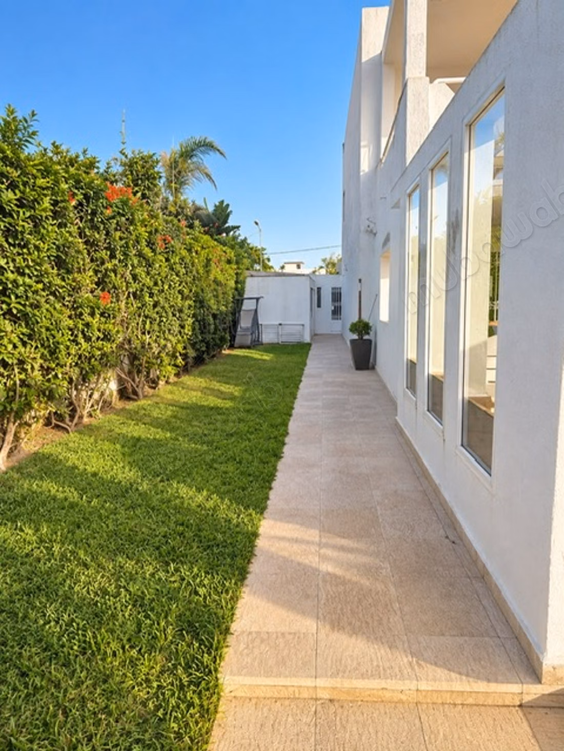 Rare titled villa 482 m2 feet in the water