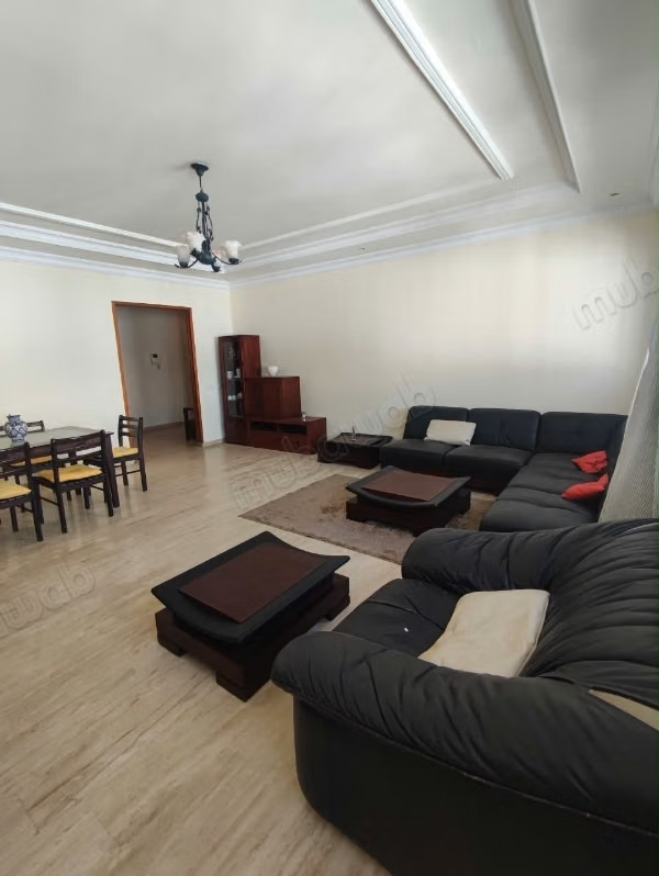 Superbe appartement à louer à Gauthier. 3 belles chambres. Meublé