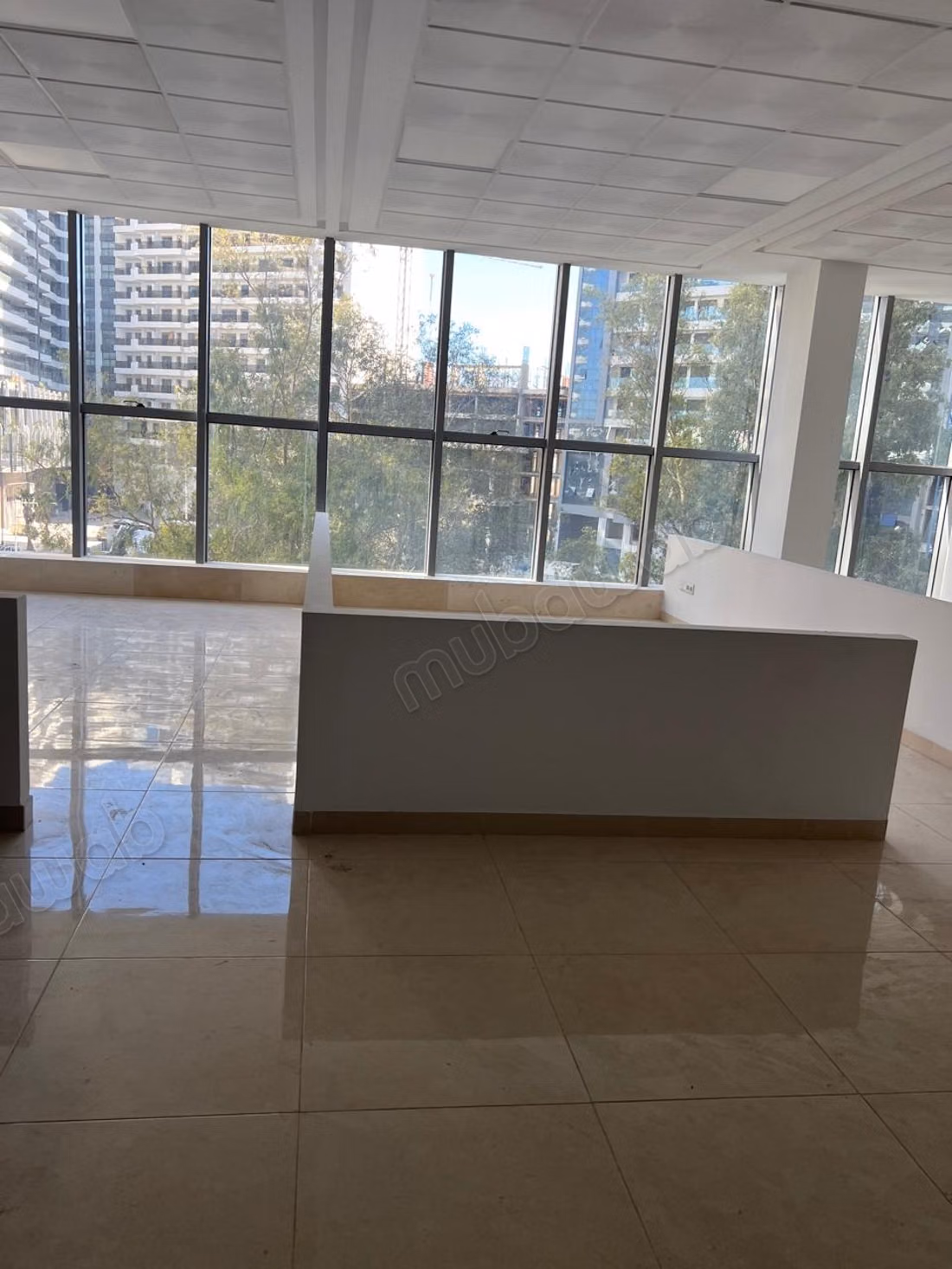 Venta de platea de oficina en el centro de negocios de Tánger