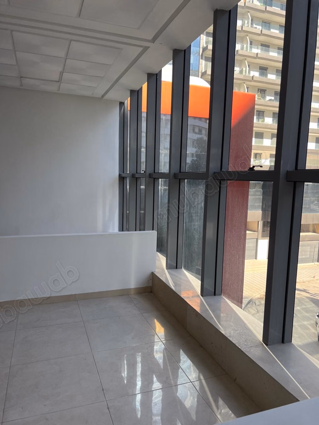 Venta de platea de oficina en el centro de negocios de Tánger