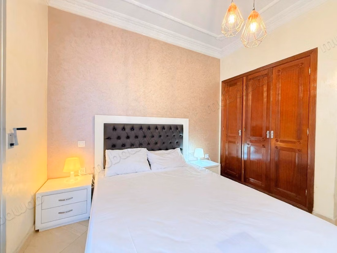 Zeer mooi appartement te huur nabij het strand. Totale oppervlakte 120 m². Gemeubileerd