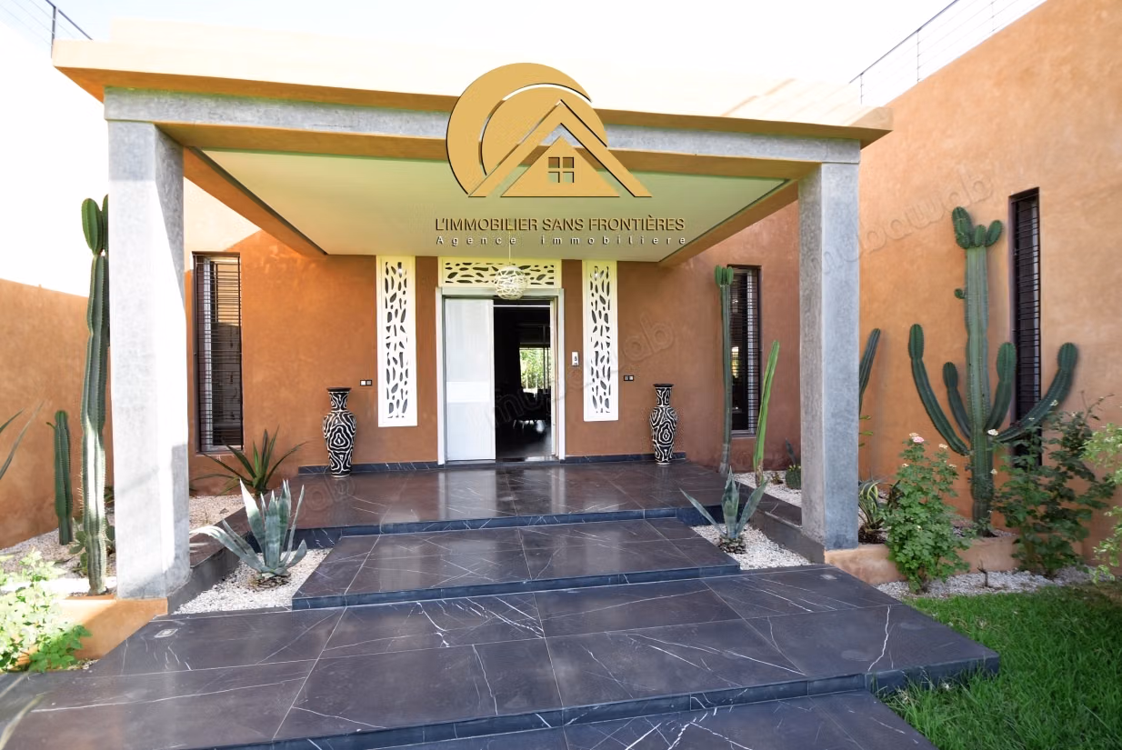 Villa maison d’hôtes meublée à vendre avec piscine chauffée, jardin privé et bungalows — Route d’Ouarzazate, Marrakech