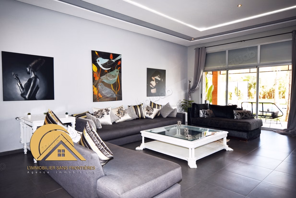 Villa maison d’hôtes meublée à vendre avec piscine chauffée, jardin privé et bungalows — Route d’Ouarzazate, Marrakech