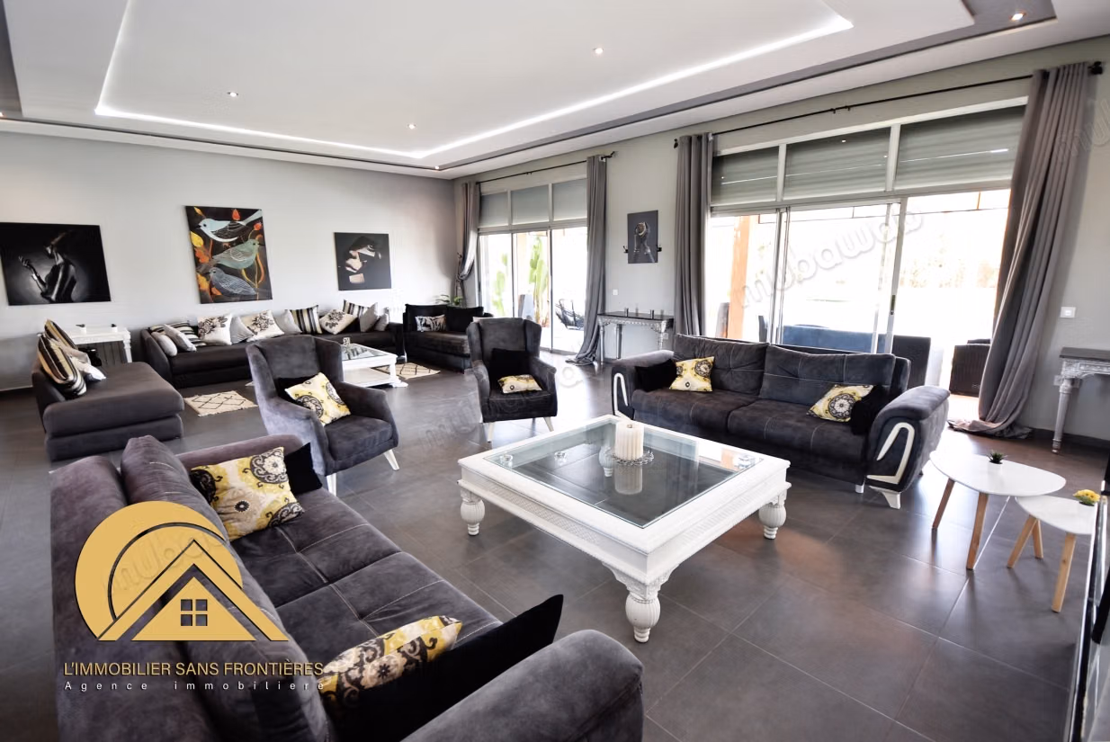 Villa maison d’hôtes meublée à vendre avec piscine chauffée, jardin privé et bungalows — Route d’Ouarzazate, Marrakech