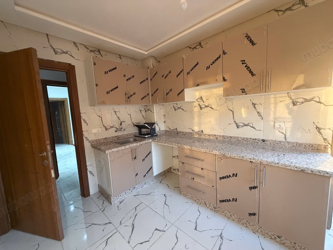 Louez une chambre à Route de l'Ourika.
Surface de 12 m².
Meublé