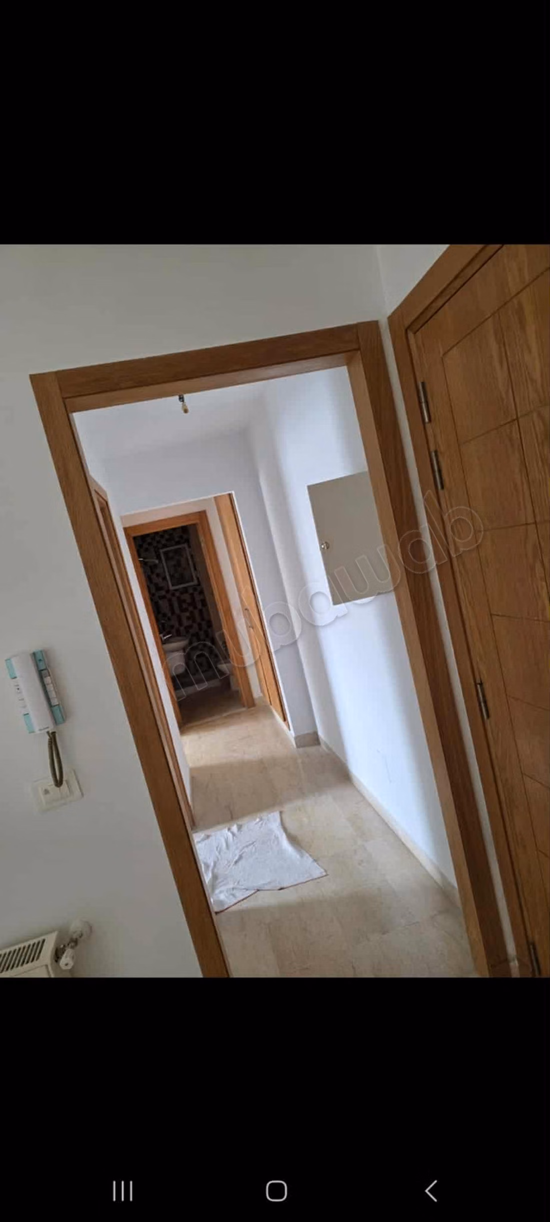 Location d'un appartement à l'aouina. Superficie 80 m². Avec ascenseur et terrasse