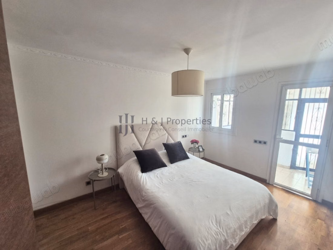 Apartment T4 3 rooms of 210 m²