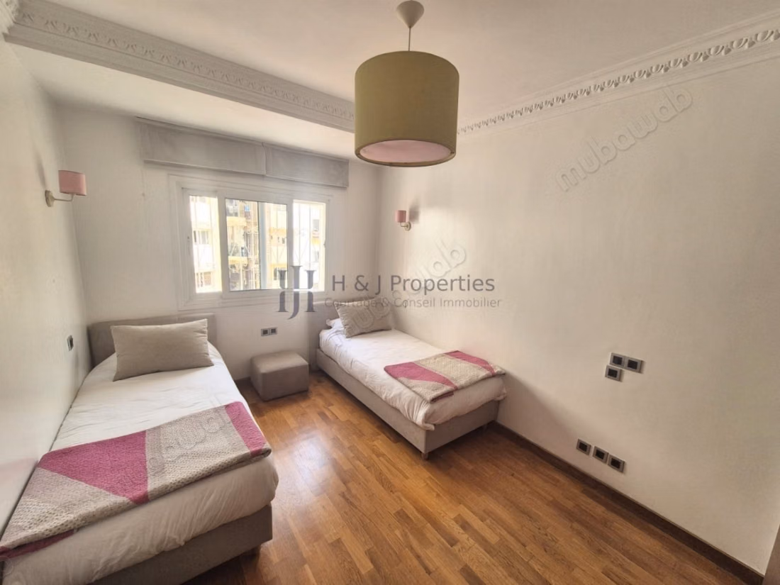 Apartment T4 3 rooms of 210 m²