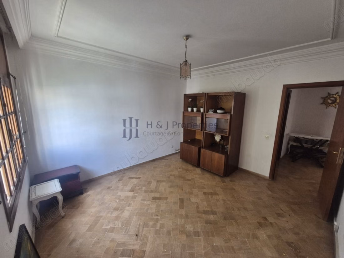 VILLA T3 OF 707 M²