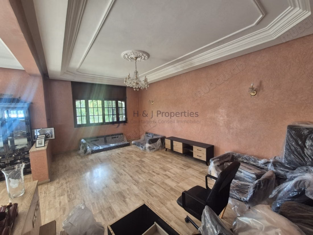 VILLA T3 OF 707 M²