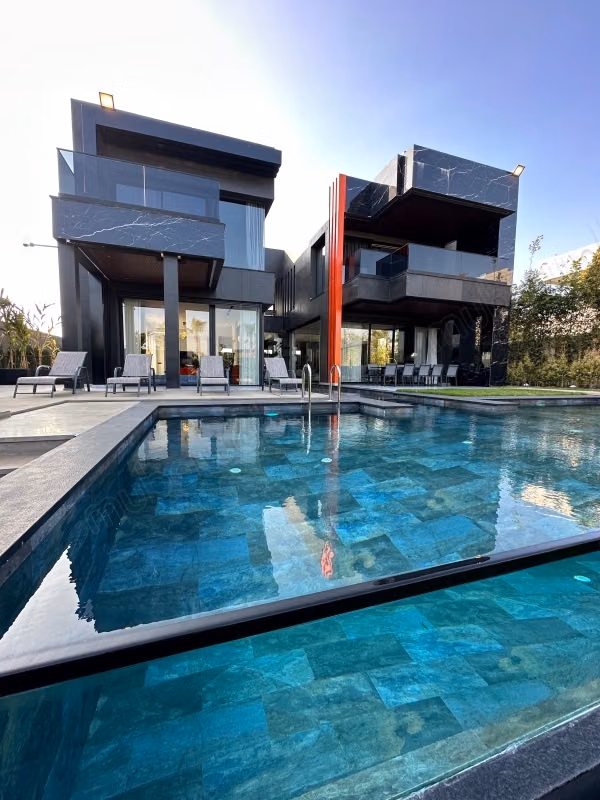 Villa de très haute qualité à louer à Ville Verte. 5 belles chambres. Mobilier luxueux