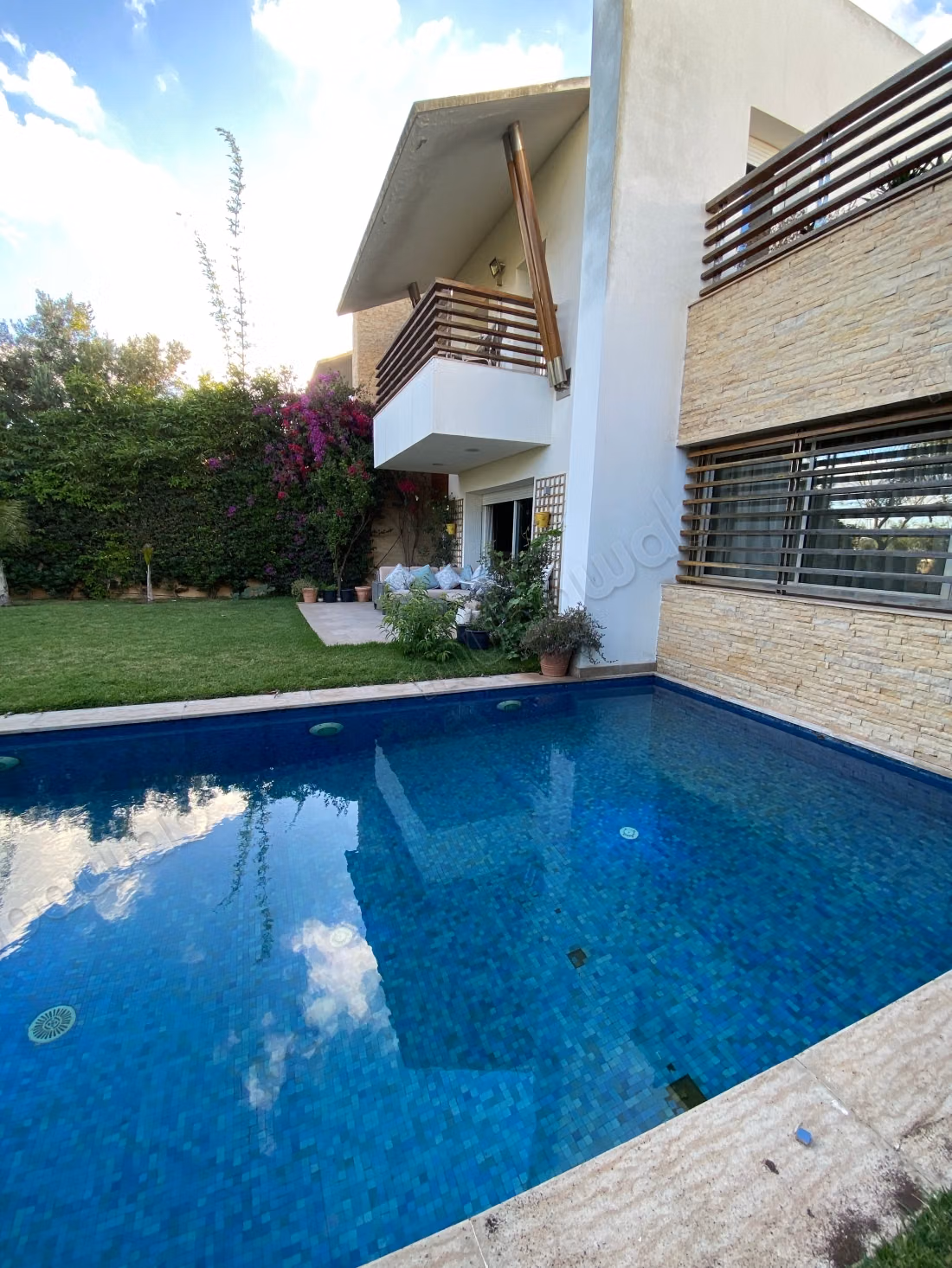 Vente d’une villa front golf à La CGI 
BOUSKOURA