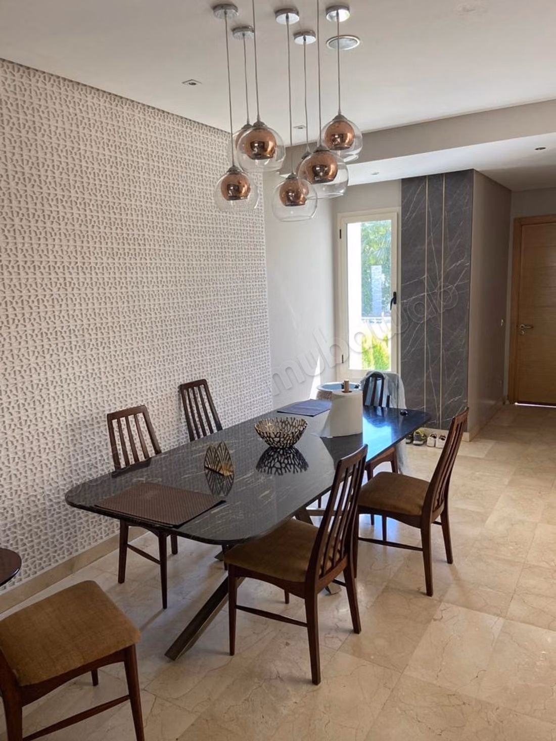 Magnifique villa à louer à Ville Verte.
Superficie 340 m²