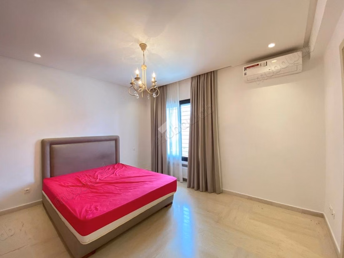 Semi-detached villa for sale