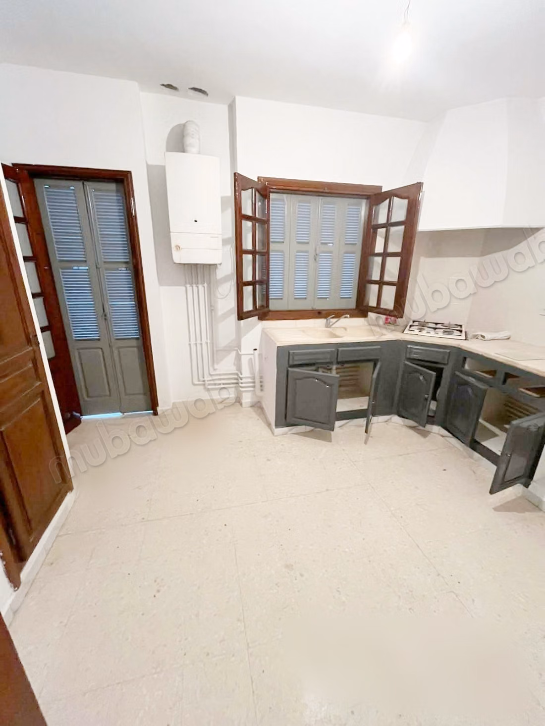 Cité Ennasr 2. À louer étage de villa S4 chambres