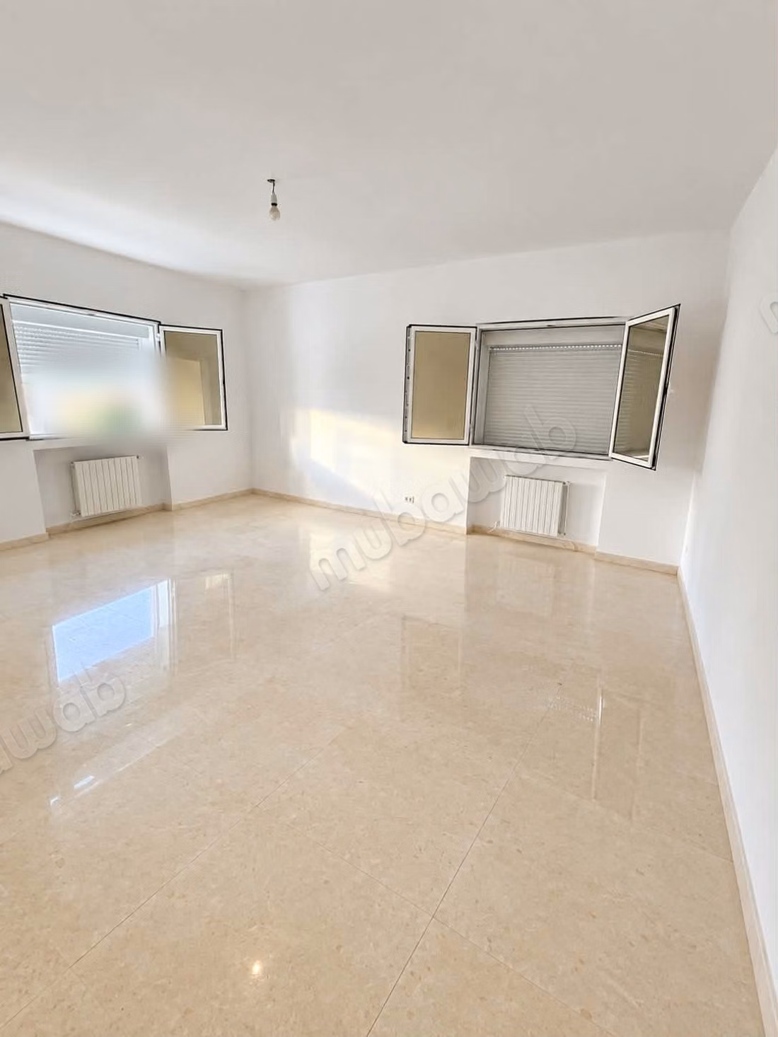 Cité Ennasr 2. À louer étage de villa S4 chambres