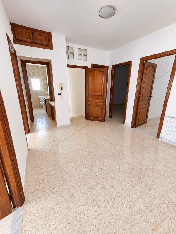 Cité Ennasr 2. À louer étage de villa S4 chambres