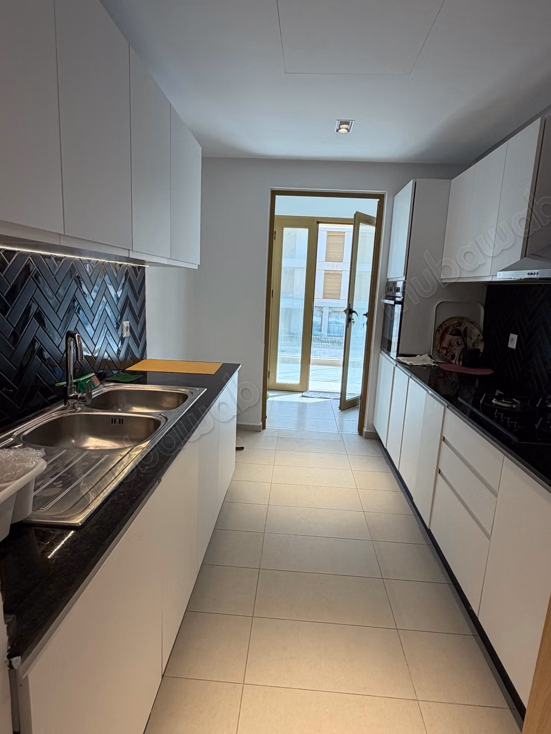 Carousel Apartment 2 bedrooms for rent