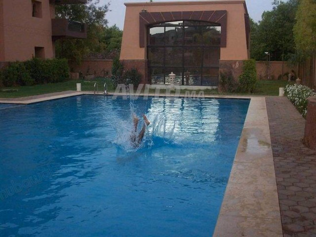 شقق للكراء بكليز. 2 غرف رائعة. شرفة ومصعد