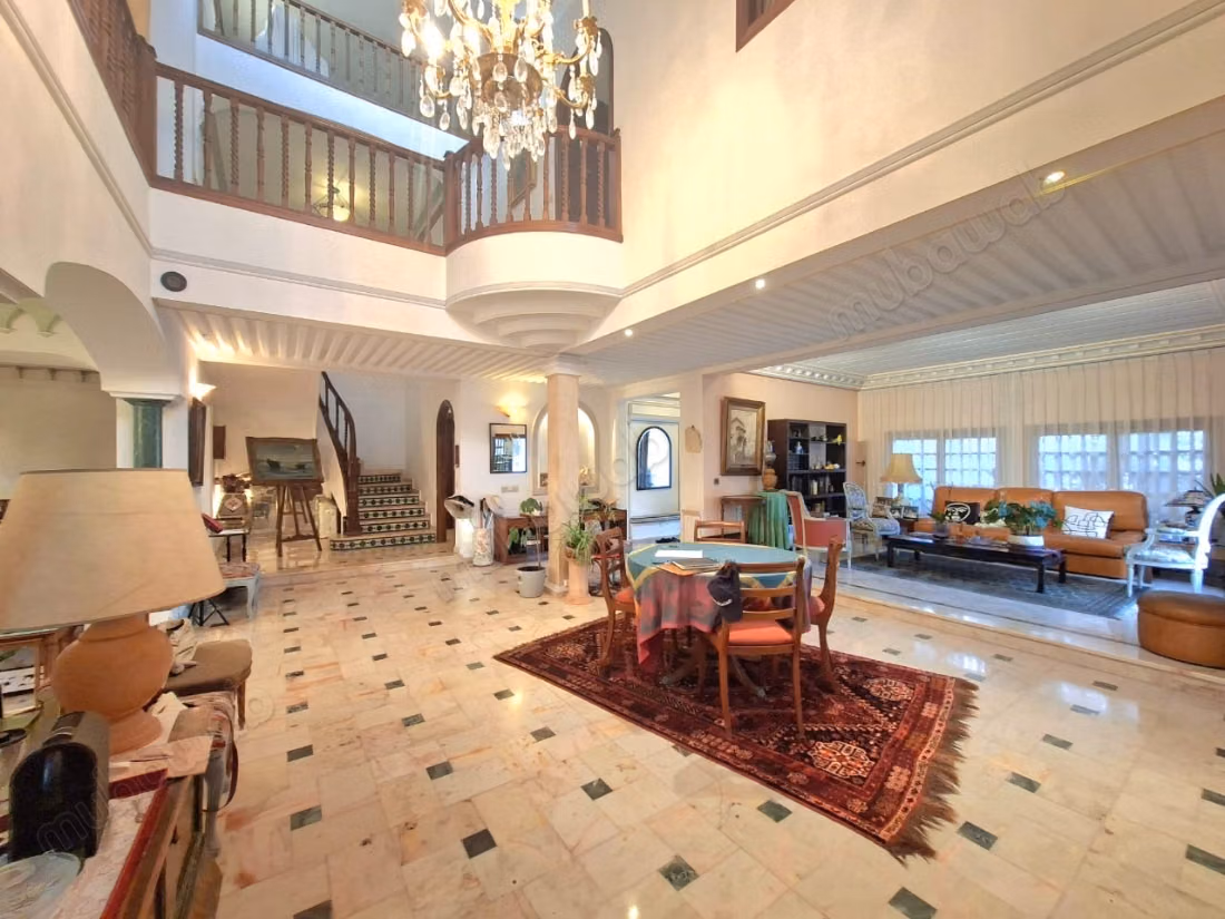 Villa à vendre à Ain Diab 
430 M²