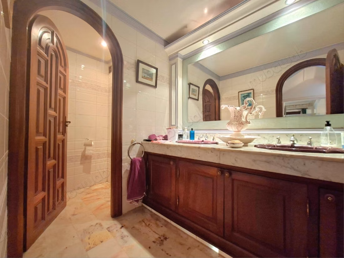 Villa à vendre à Ain Diab 
430 M²