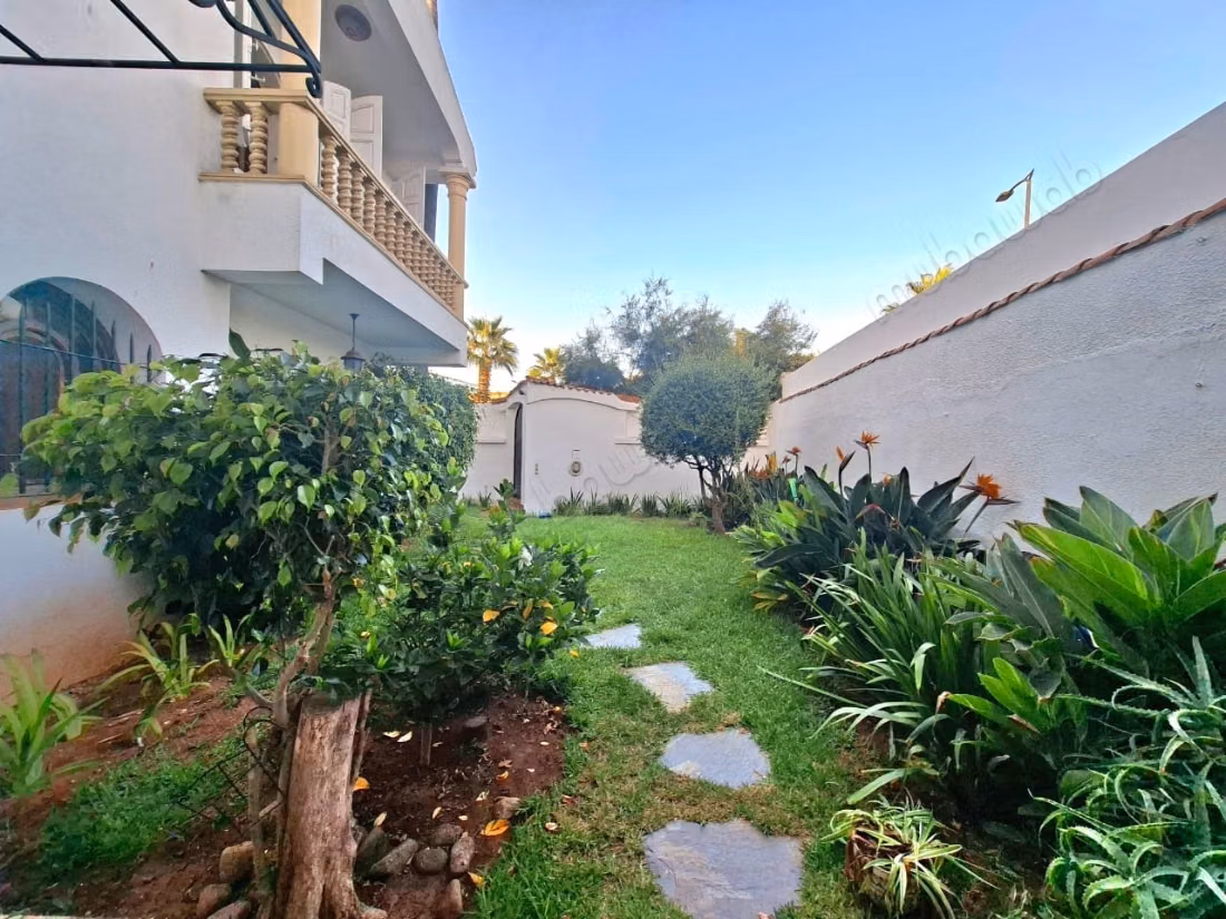 Villa à vendre à Ain Diab 
430 M²