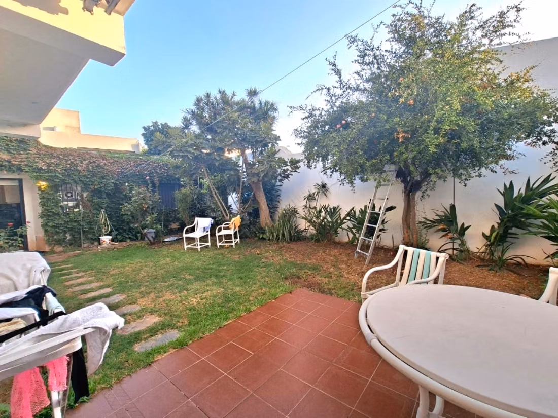 Villa à vendre à Ain Diab 
430 M²