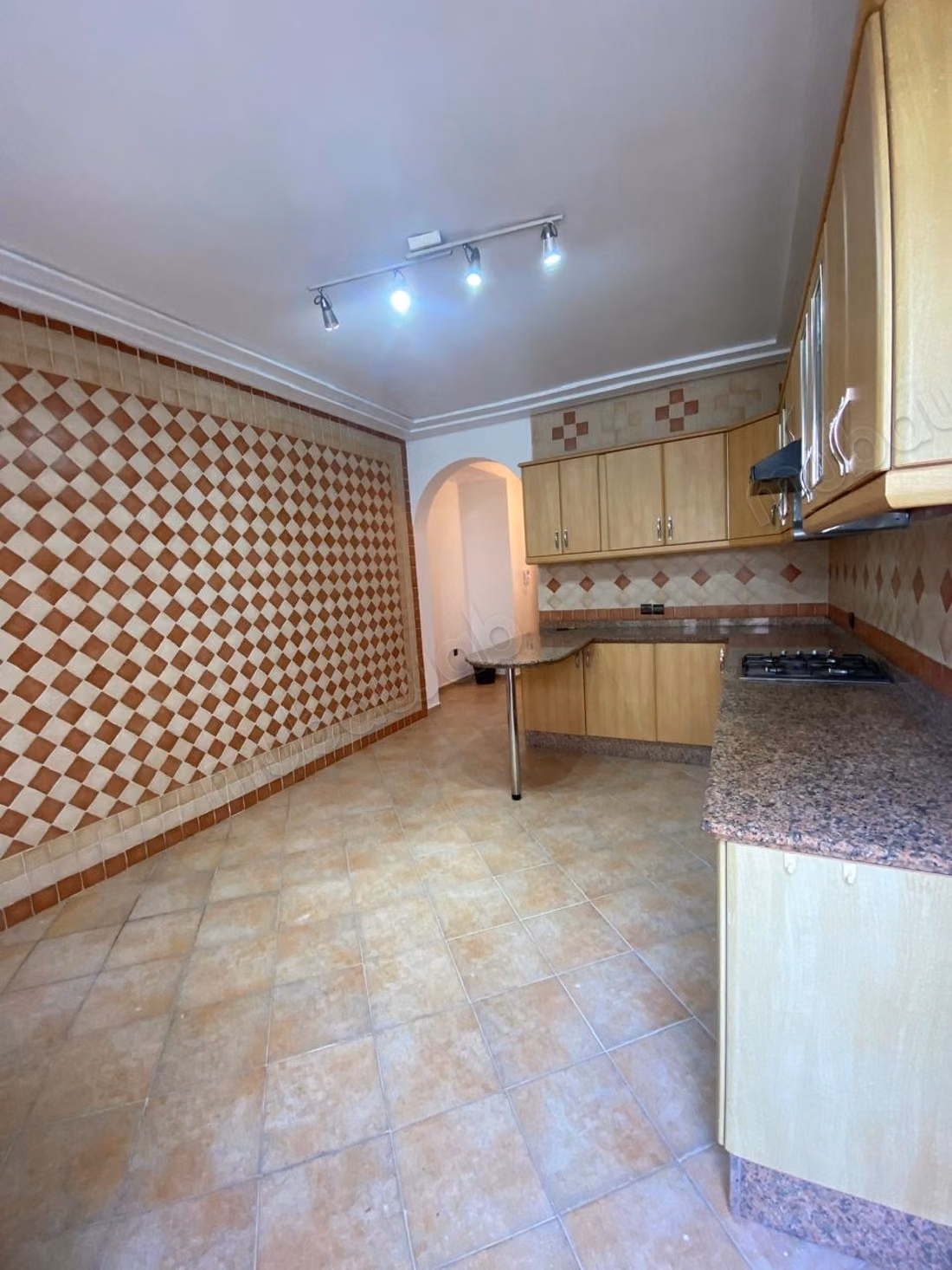 Très bel appartement 3 chambres vide racine
