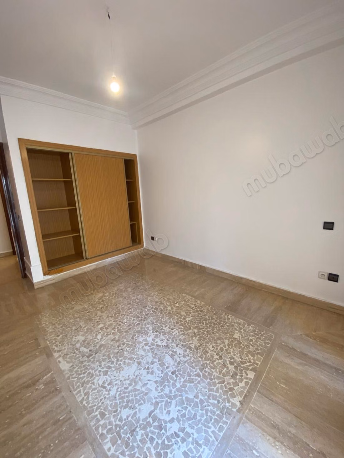 Très bel appartement 3 chambres vide racine