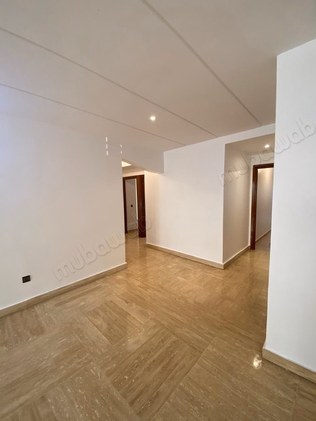 Très bel appartement 3 chambres vide racine