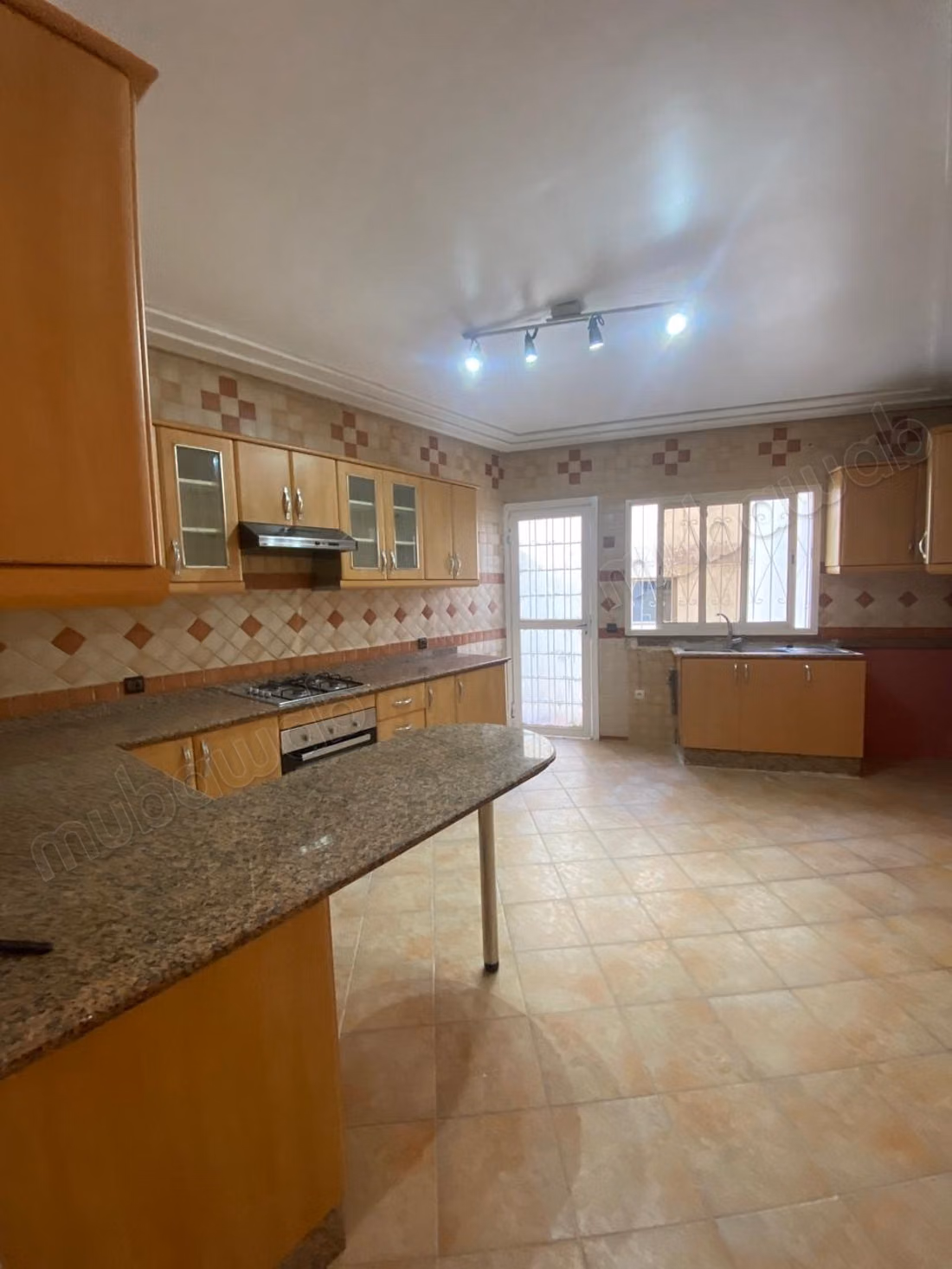 Très bel appartement 3 chambres vide racine