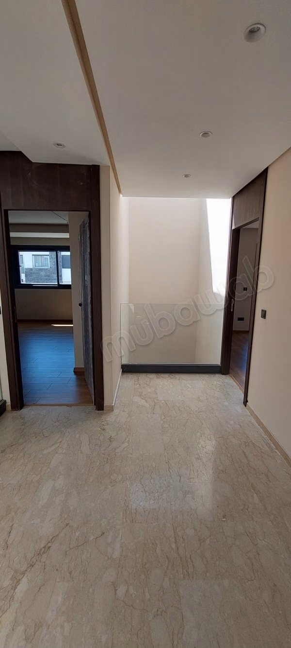 Villa di lusso in vendita ad Ain Atig. 4 camere. Tutti i comfort con camino e aria condizionata.