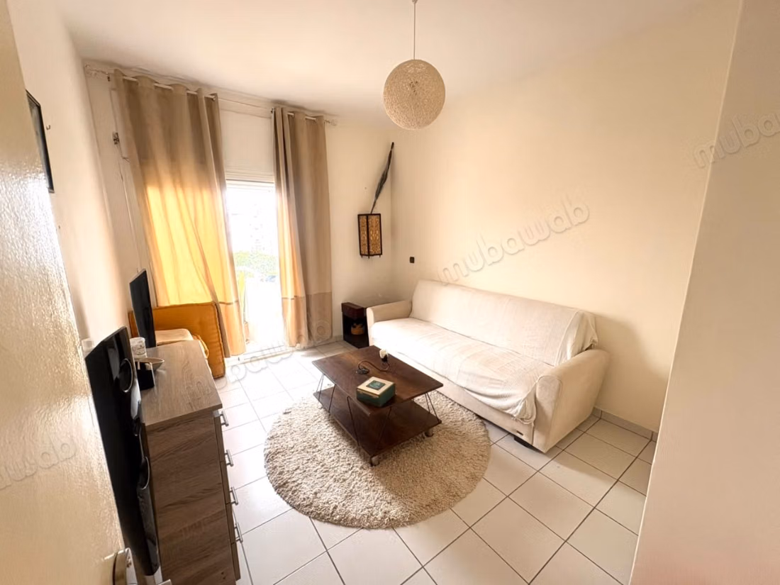Très bel appartement en location à avenue des fars. 2 chambres. Bien meublé