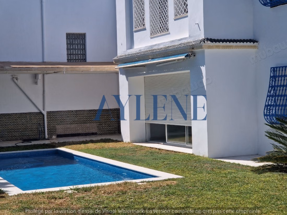 Una villa con piscina a Sidi Bousaid